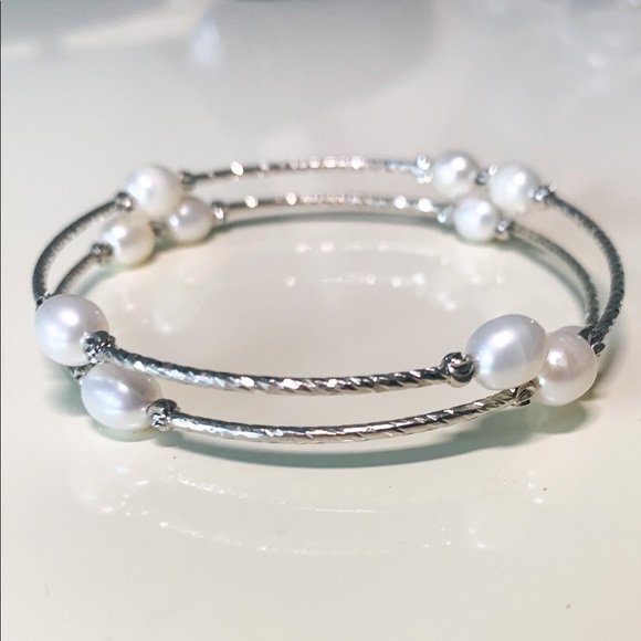 COPY - Pearl stretchy wire rose gold  color adjustable bracelet - Picture 4 of 6